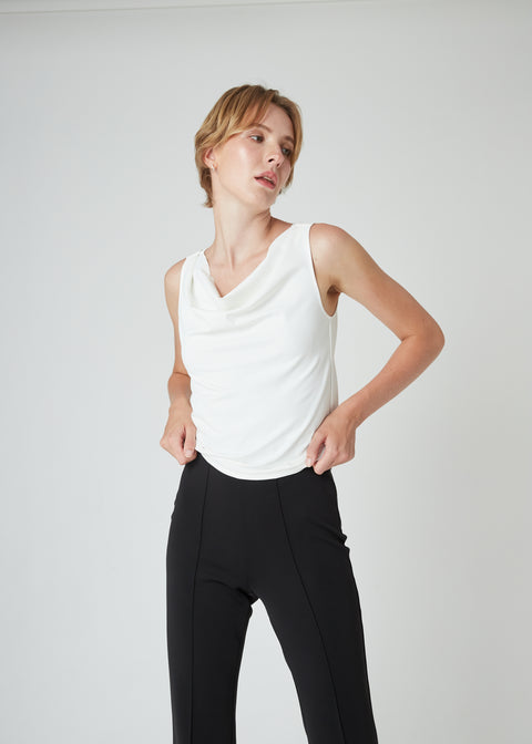 Soft drapes that mean business — with a touch of charm.