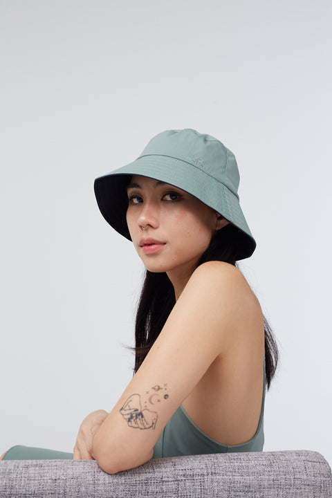 VERS Reversible Bucket Hat in MINT/MIDNIGHT