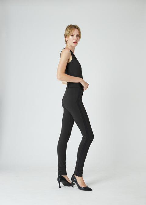 AVER Smart Skinny Pants in Black