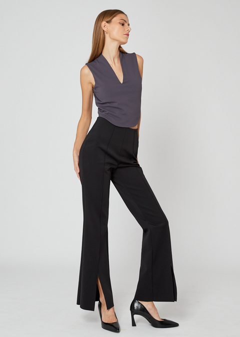 Boost confidence with a wide waistband for effective tummy control for a flattering fit.